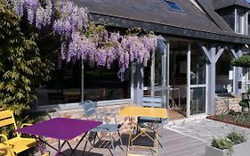 Logis Hotel Lodge La Valette